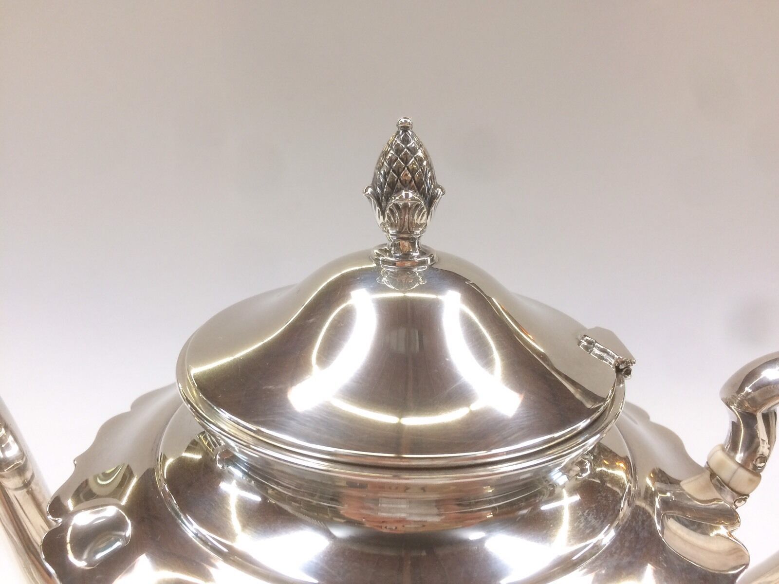 Vintage metal tea set consisting of a tea pot, sugar bowl and creamer on a  tray - Shop L&R Antiques and Curiosa Teapots & Teacups - Pinkoi