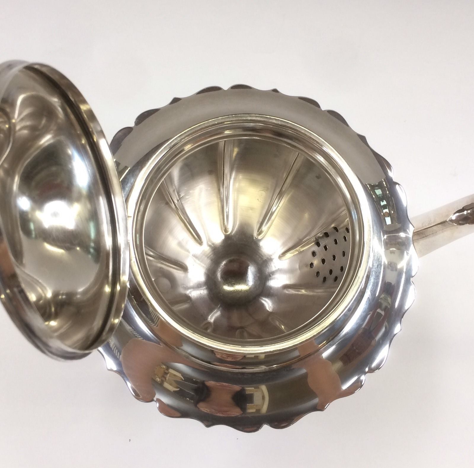 Vintage metal tea set consisting of a tea pot, sugar bowl and creamer on a  tray - Shop L&R Antiques and Curiosa Teapots & Teacups - Pinkoi